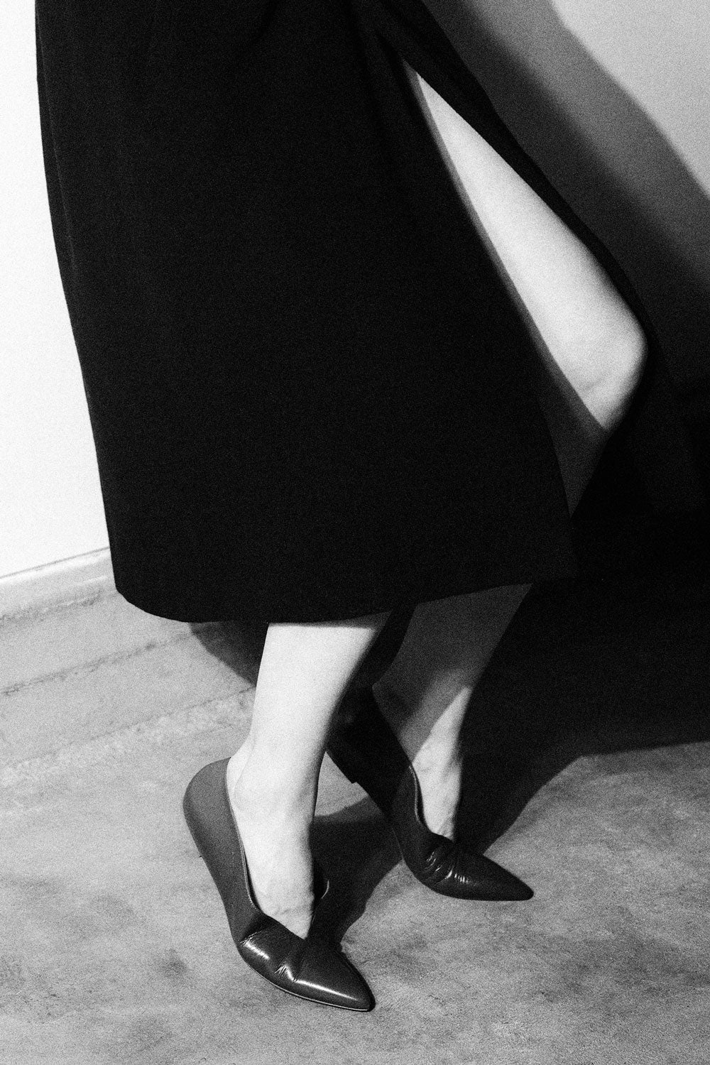 Pointy V-Flat in Chestnut Nappa