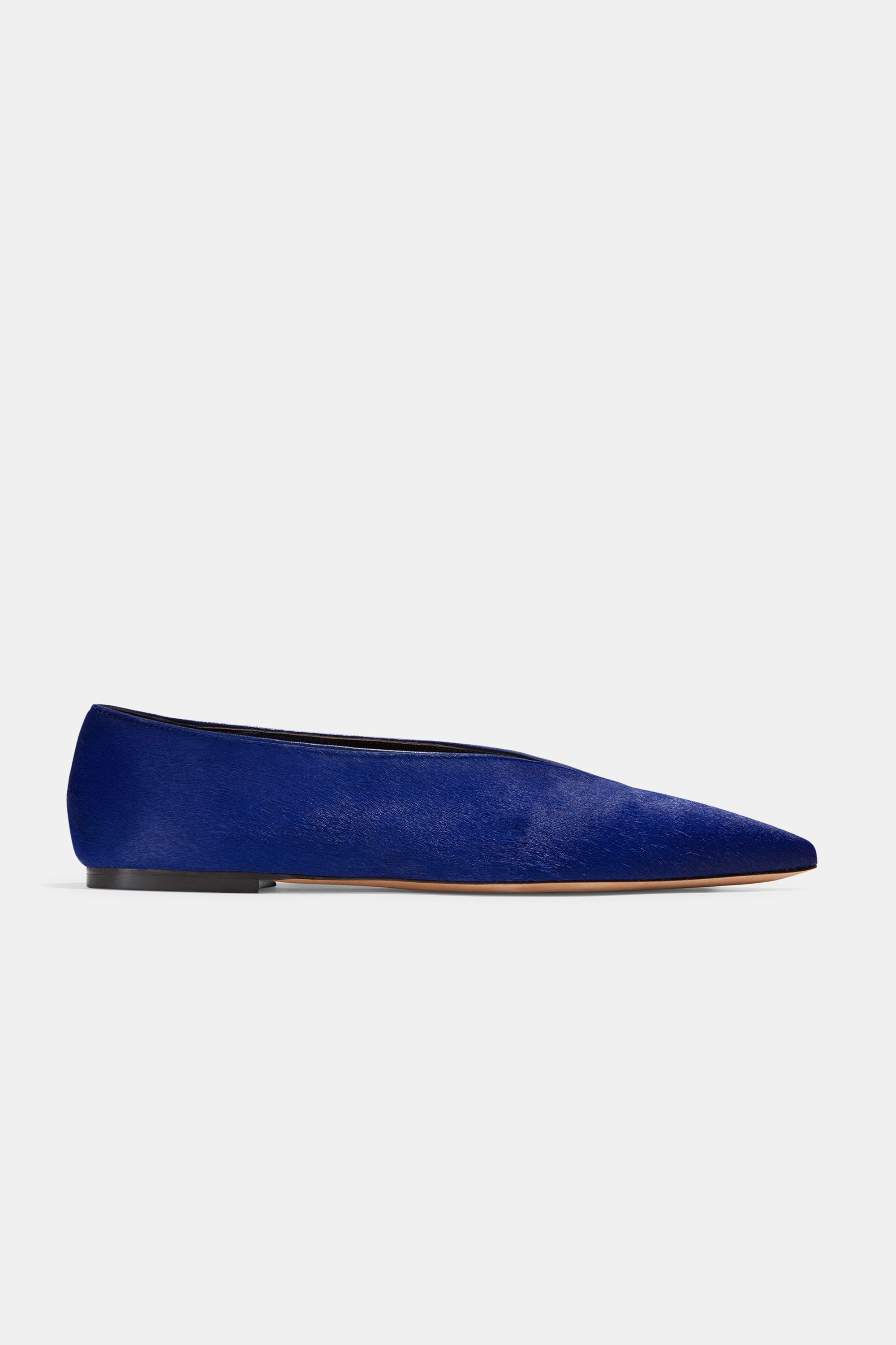 Pointy V-Flat in Blue Calf Hair