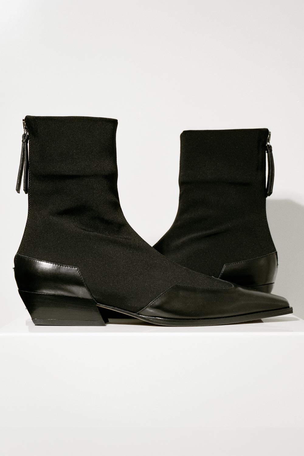 Western Minori in Black Grosgrain